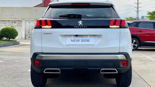 duoi-xe-peugeot-3008-at